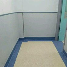 即墨市洋航塑膠制品加工廠 專業(yè)提供環(huán)保PVC標、TPR標及植膠塑膠地板解決方案